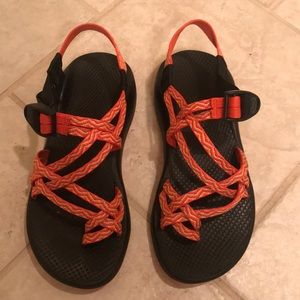 Women’s size 8 Chaco !!